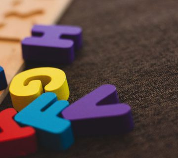 برای آموزش زبان انگلیسی به کودکان از چه کلماتی شروع کنیم